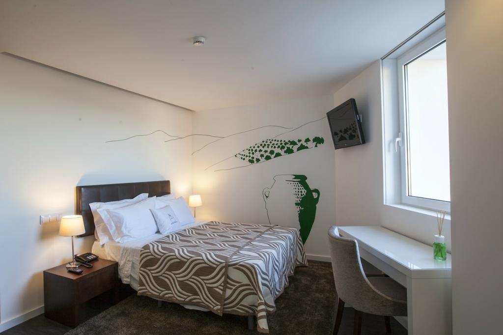 Casa Dona Maria Luiza Guest House Торе де Монкорво Стая снимка